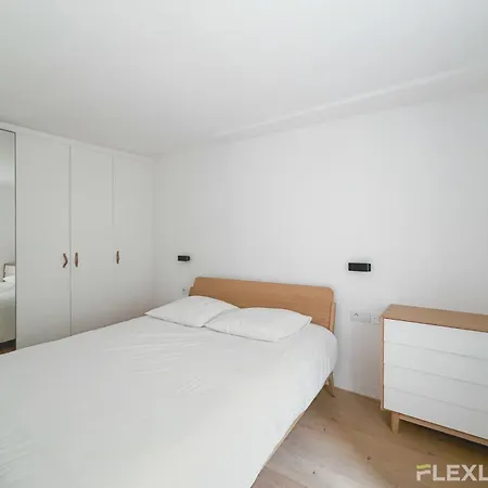 Spacious And Charming One-bedroom In The 3rd District