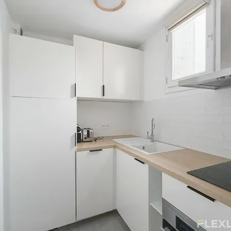 Spacious And Charming One-bedroom In The 3rd District Appartement Parijs